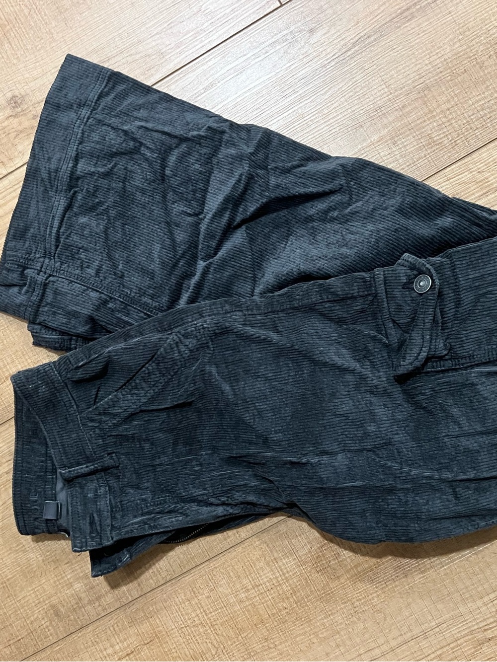 American Eagle Outfitters Black Wide-Leg Corduroy Pants